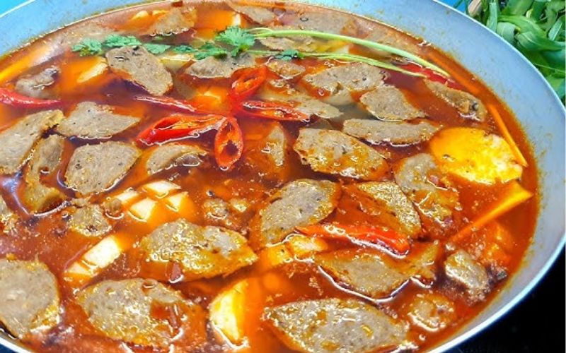 Lẩu bò viên sa tế