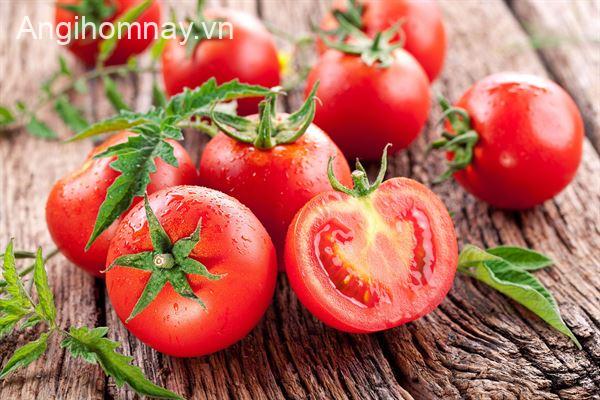 Thành phần của cà chua chứa nhiều chất lycopene và phytochemical có tác dụng hỗ trợ làm giảm nguy cơ mắc một số loại ung thư, trong đó có ung thư gan