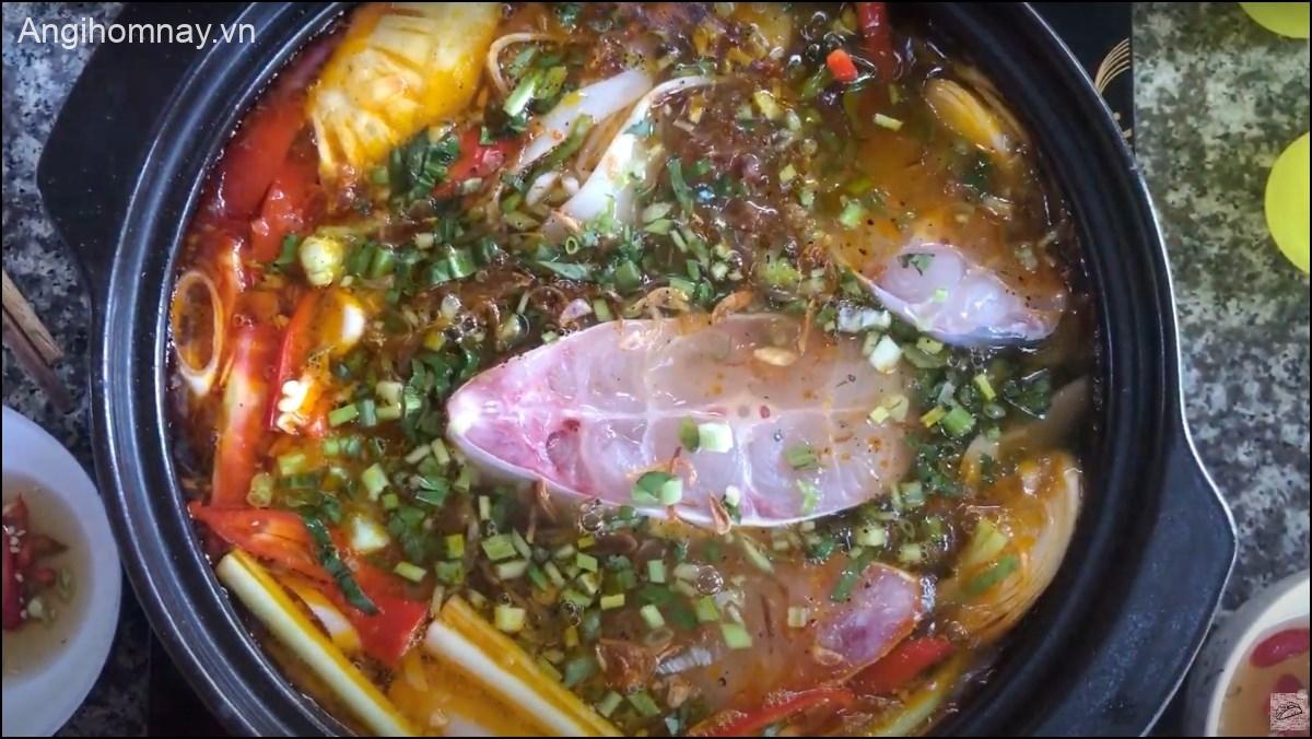 Cách nấu lẩu cá dứa măng chua thơm ngon