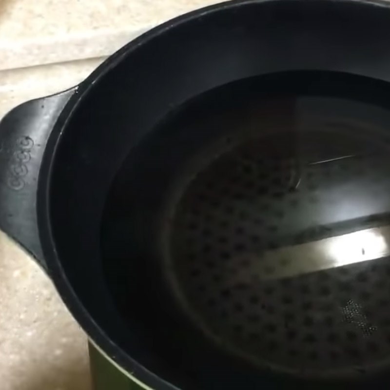 Bước 3 Nấu nước dùng Lẩu bò nấm